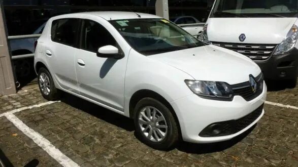 Рено сандеро белая фото Продажа Renault Sandero (Рено Сандеро) в Кургане +500 км год от 2012