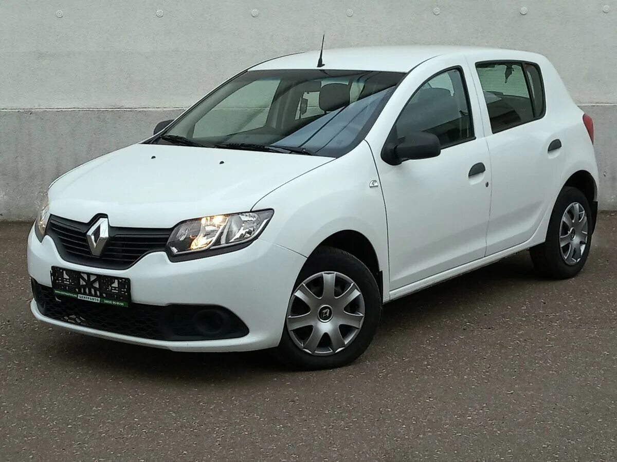 Рено сандеро белая фото Купить б/у Renault Sandero II 1.6 MT (82 л.с.) бензин механика в Ярославле: белы