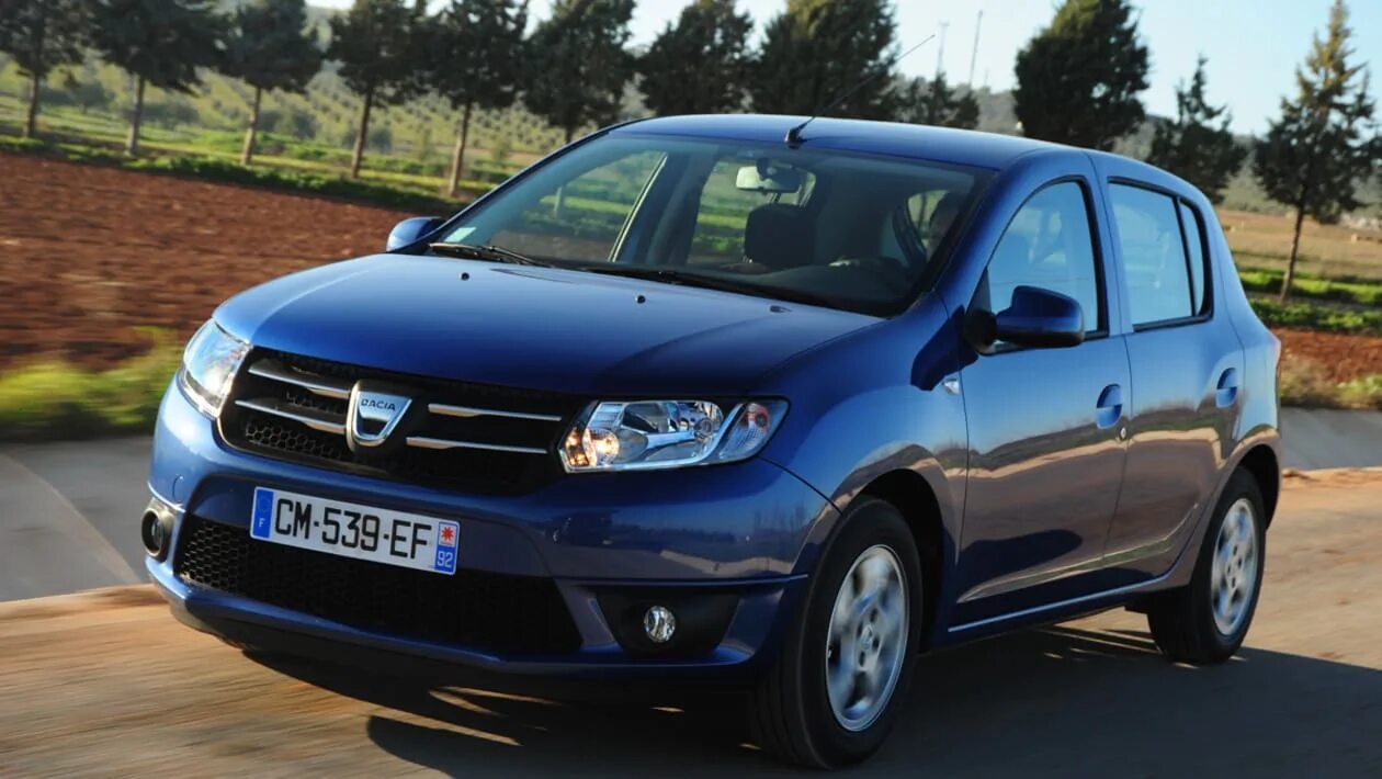 Рено сандеро дача фото Dacia Sandero review Auto Express