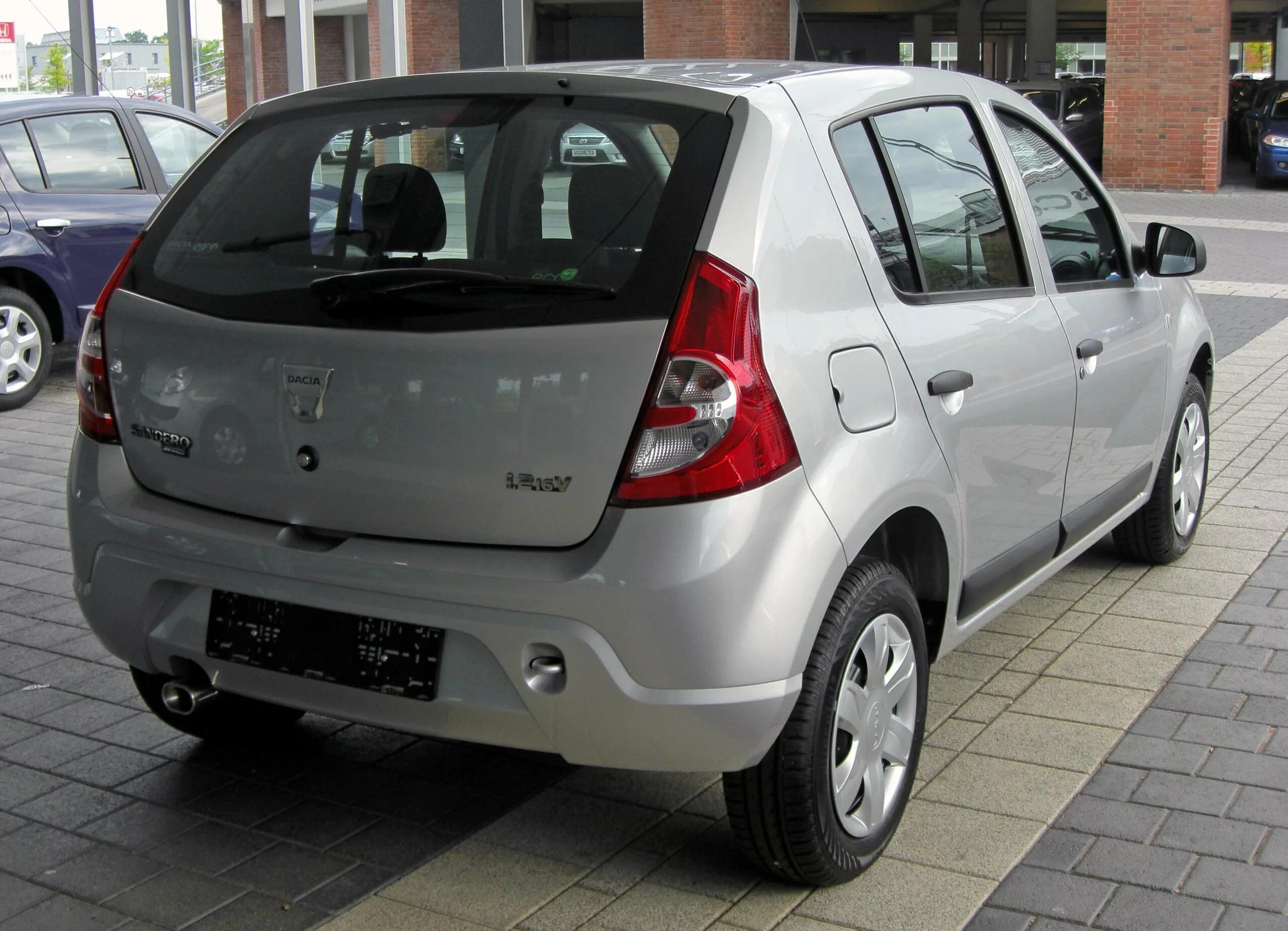 Рено сандеро дача фото Файл:Dacia Sandero 20090614 rear.JPG - Википедия