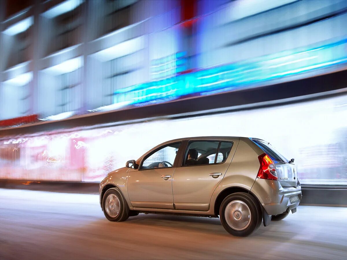 Рено сандеро фото и комплектация Купить б/у Renault Sandero I 1.6 MT (84 л.с.) бензин механика в Боровичах: бежев