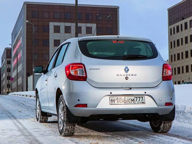 Рено сандеро фото сзади Фото Renault Sandero (2013 - 2017) поколение II - Управляемость Sandero раскрыва