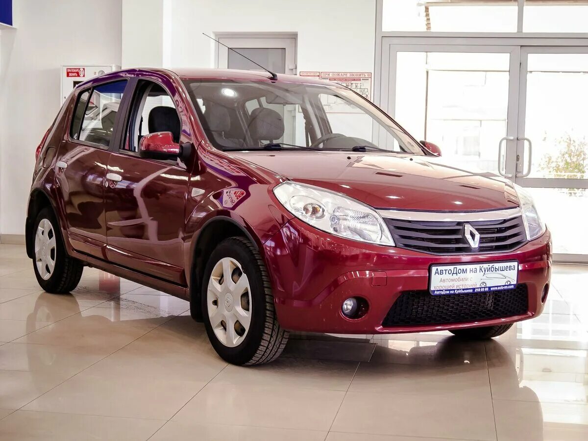 Рено сандеро красный фото Купить б/у Renault Sandero I 1.6 MT (84 л.с.) бензин механика в Нижнем Новгороде