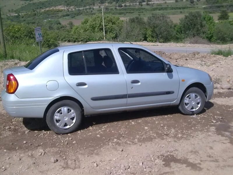 Рено симбол 1 фото Характеристики Renault Symbol 1999-2008 год. Размер дисков, тип двигателя, кузов