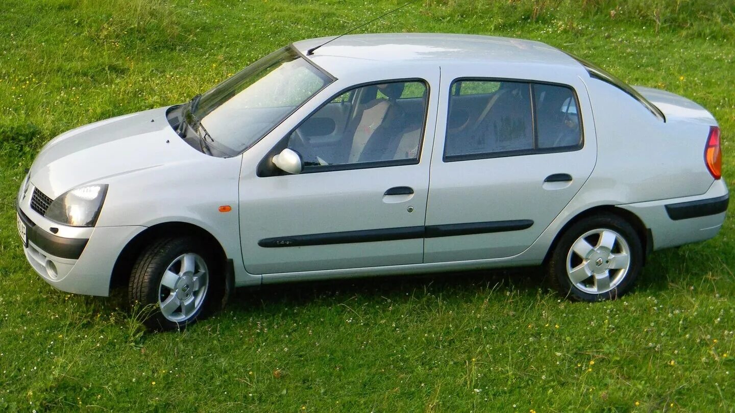 Рено симбол 1.4 фото Renault Symbol 1.4 бензиновый 2004 Серебристый на DRIVE2