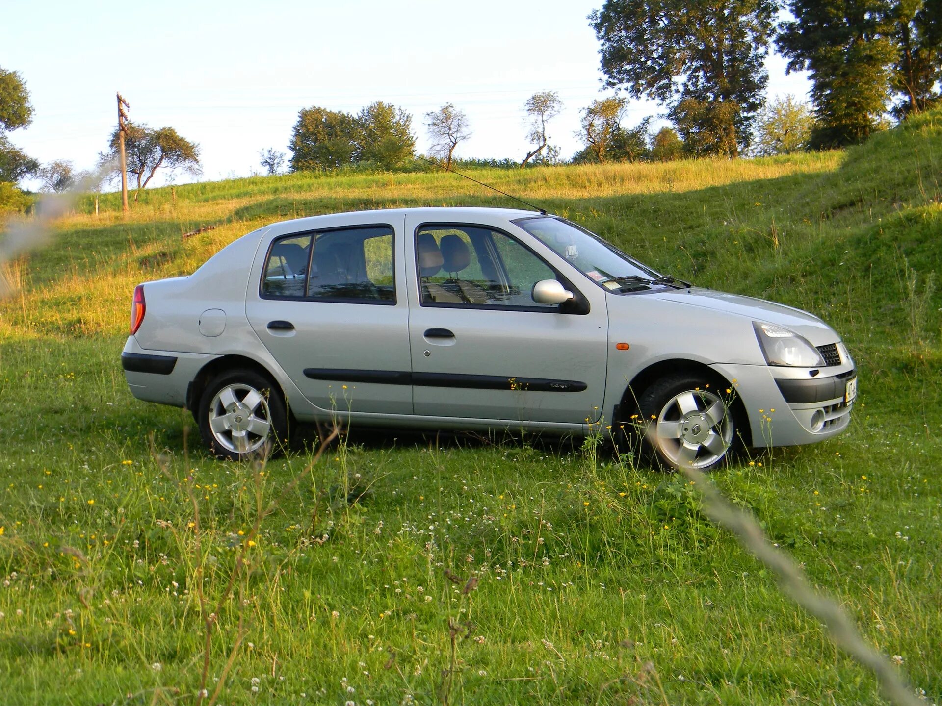 Рено симбол 1.4 фото Новые фотки - Renault Symbol, 1,4 л, 2003 года фотография DRIVE2