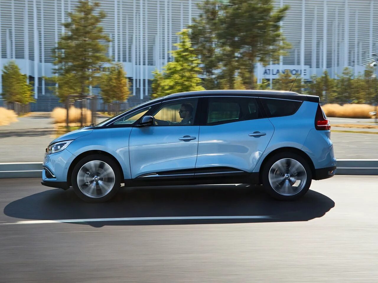 Рено сценик 4 фото Renault Scenic 4 поколение, компактвэн - технические характеристики, модельный р