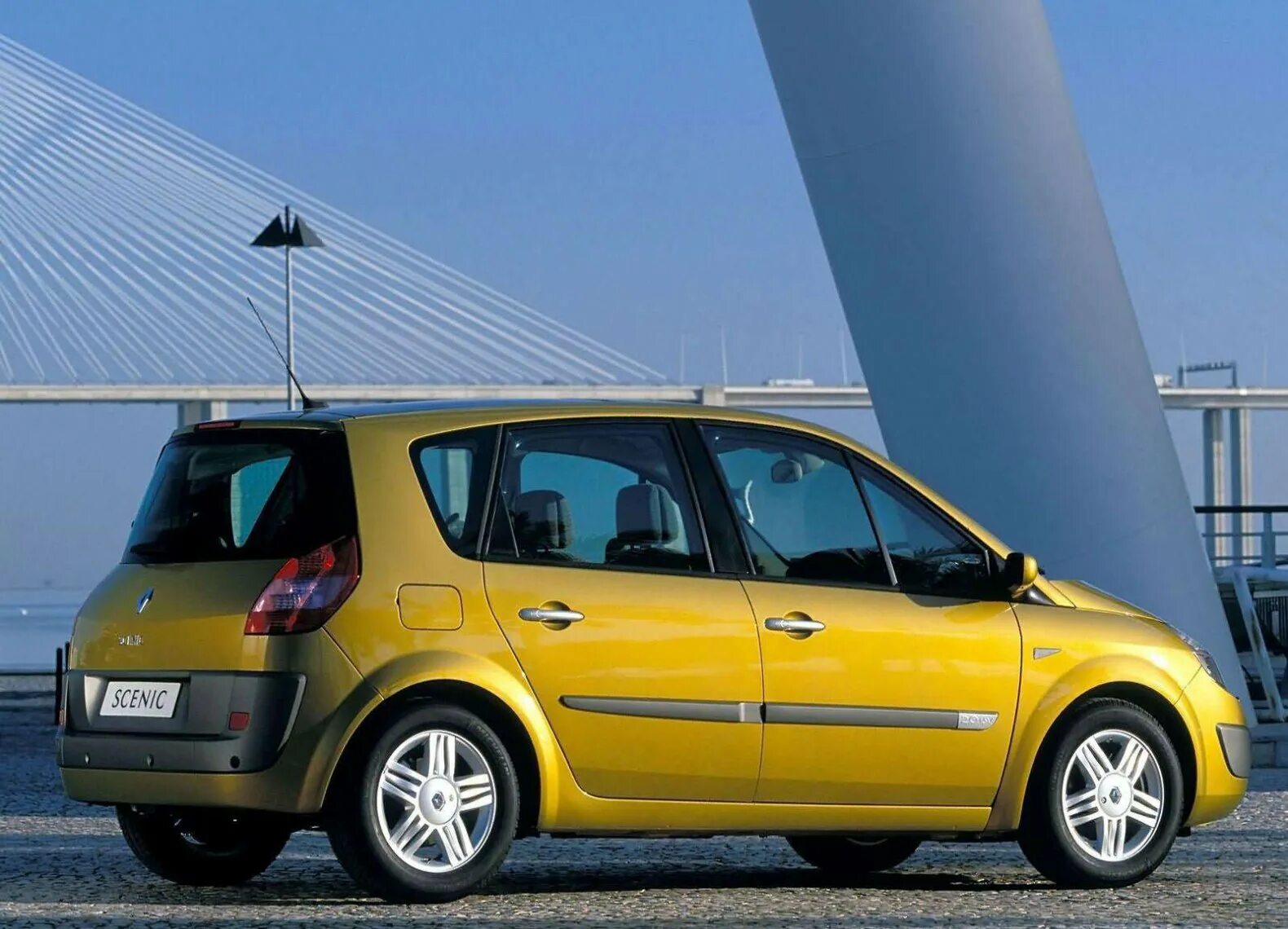 Рено сценик фото Renault Scenic II фотоальбом - автомобильный журнал Simplycars.ru