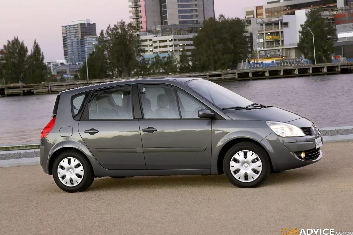 Рено сценик фото 2008 Renault Scenic Specs & Photos - 2009, 2010, 2011, 2012, 2013 39F