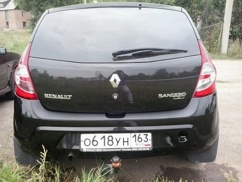 Рено сзади фото Установка защитной накладки на задний бампер - Renault Sandero 1G, 1,6 л, 2011 г