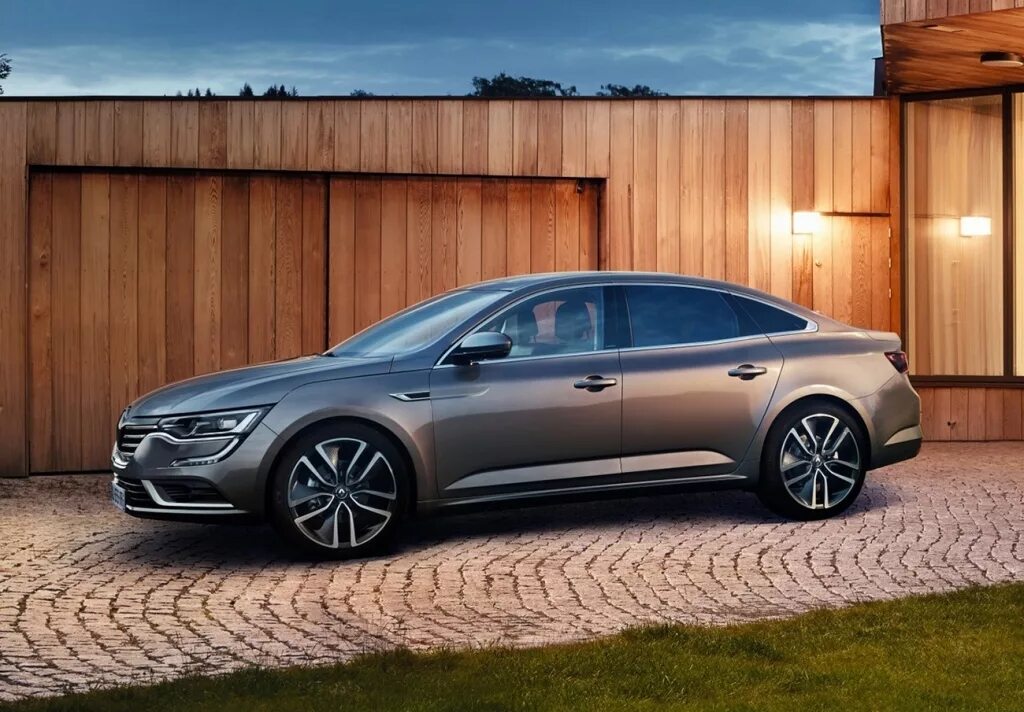 Рено талисман седан фото Renault Talisman - официальный автомобиль Фестиваля Американского Кино в Довиле