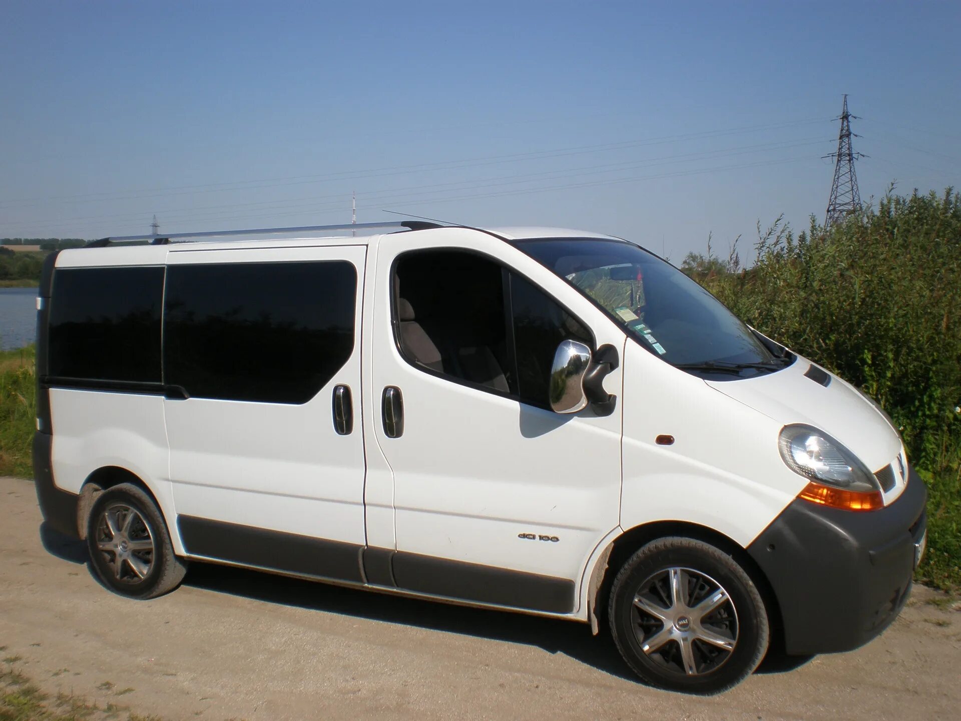 Рено трафик фото Установка релингов и хром пакета и ковпаков - Renault Trafic (2G), 1,9 л, 2006 г