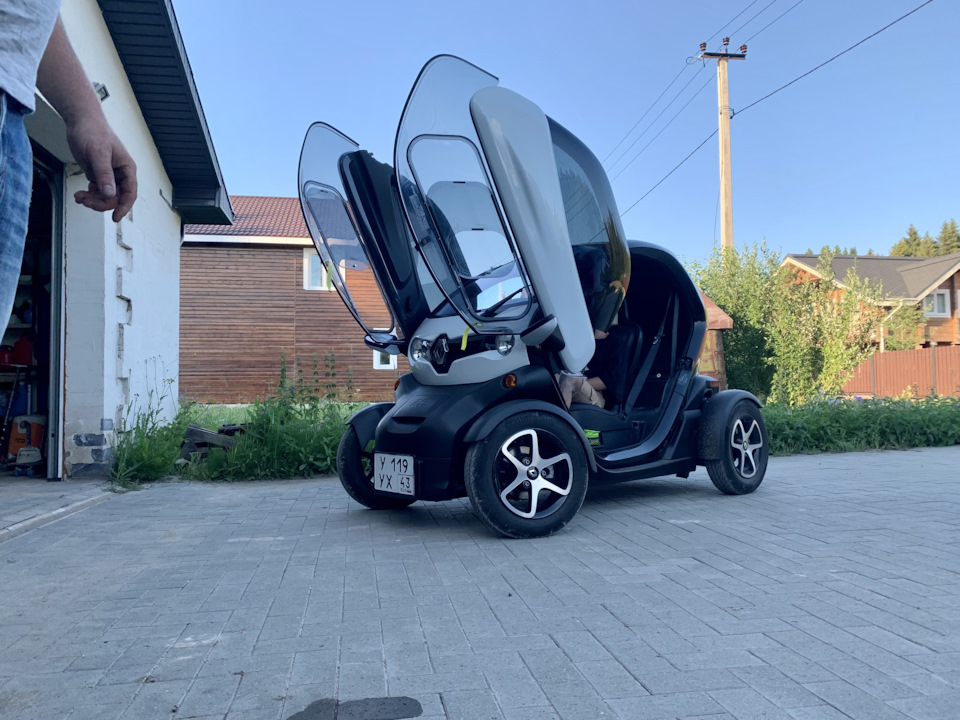 Рено твизи фото Просто фото - Renault Twizy, 2018 года фотография DRIVE2