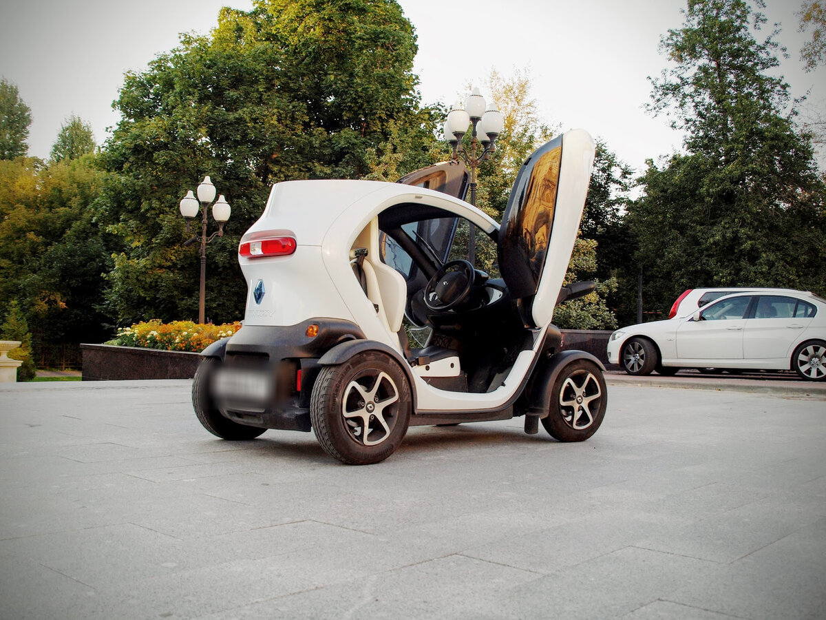 Рено твизи фото Купить б/у Renault Twizy 2011-2023 Electro AT (13.0 кВт) электро автомат в Москв