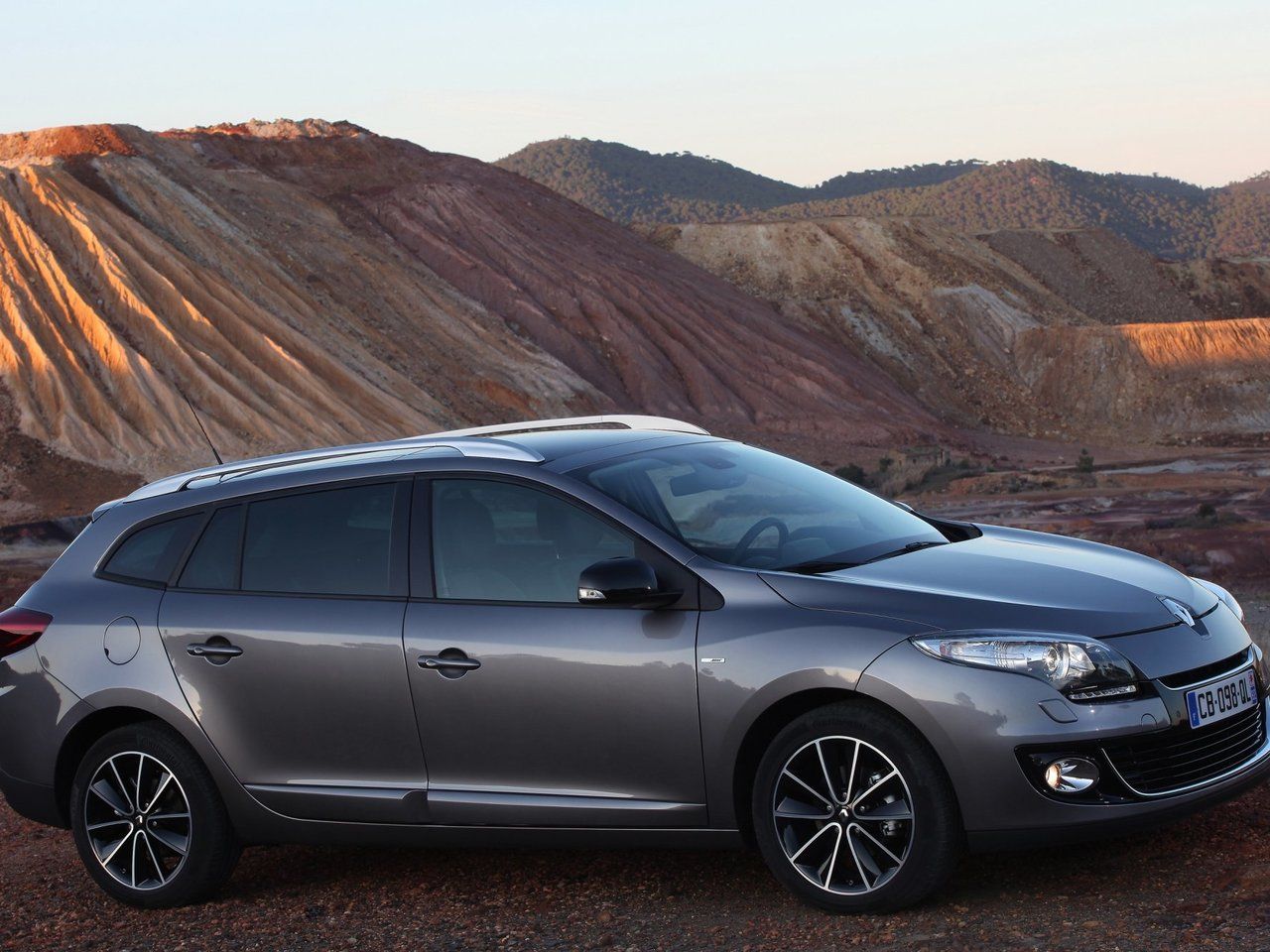 Рено универсал фото Renault Megane III Рестайлинг 2012 - 2014 Универсал 5 дв.: кузов, класс, тип и о