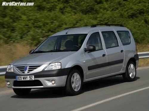 Renault Megane Estate Photos and Specs. Photo: Renault Megane Estate models and 