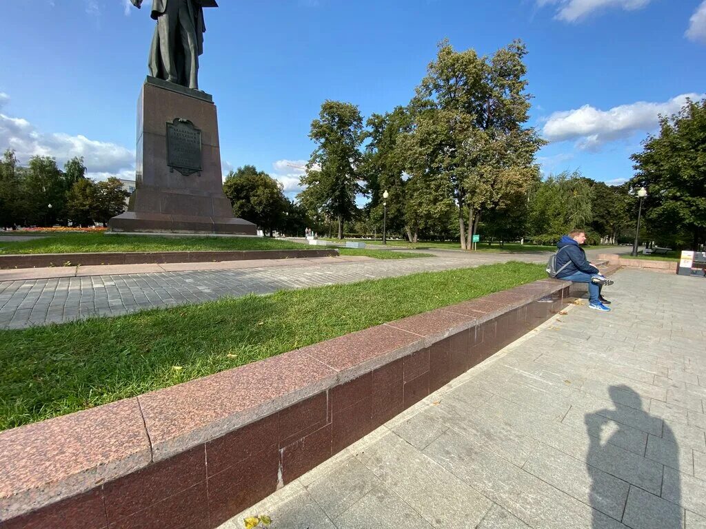 Репинский сквер москва болотная набережная фото Repinsky Public Garden, square, Moscow, Bolotnaya Embankment - Yandex Maps