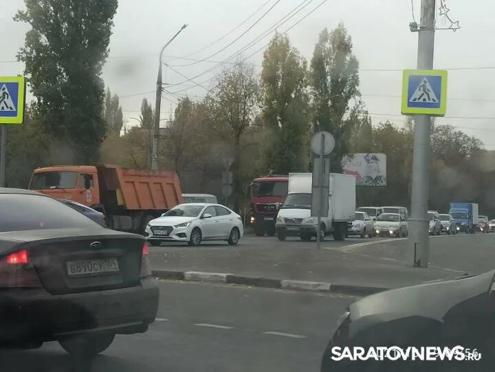 Реванш вольский тракт 14 саратов фото Из Саратова не выехать: жуткая пробка из-за ДТП на Вольском тракте - Новости Сар