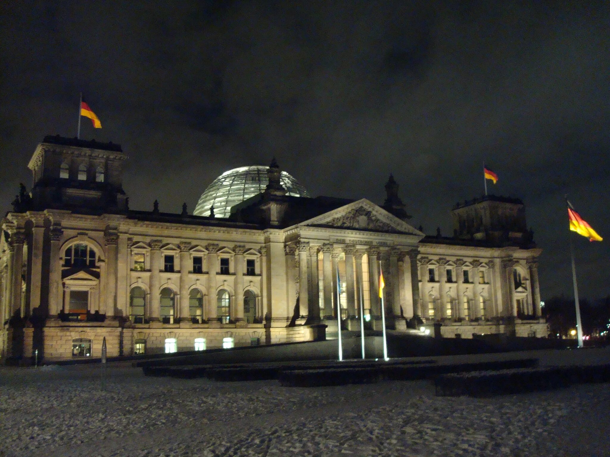 Рейхстаг сегодня фото Ich bin ein Berliner! A Curious Wanderer