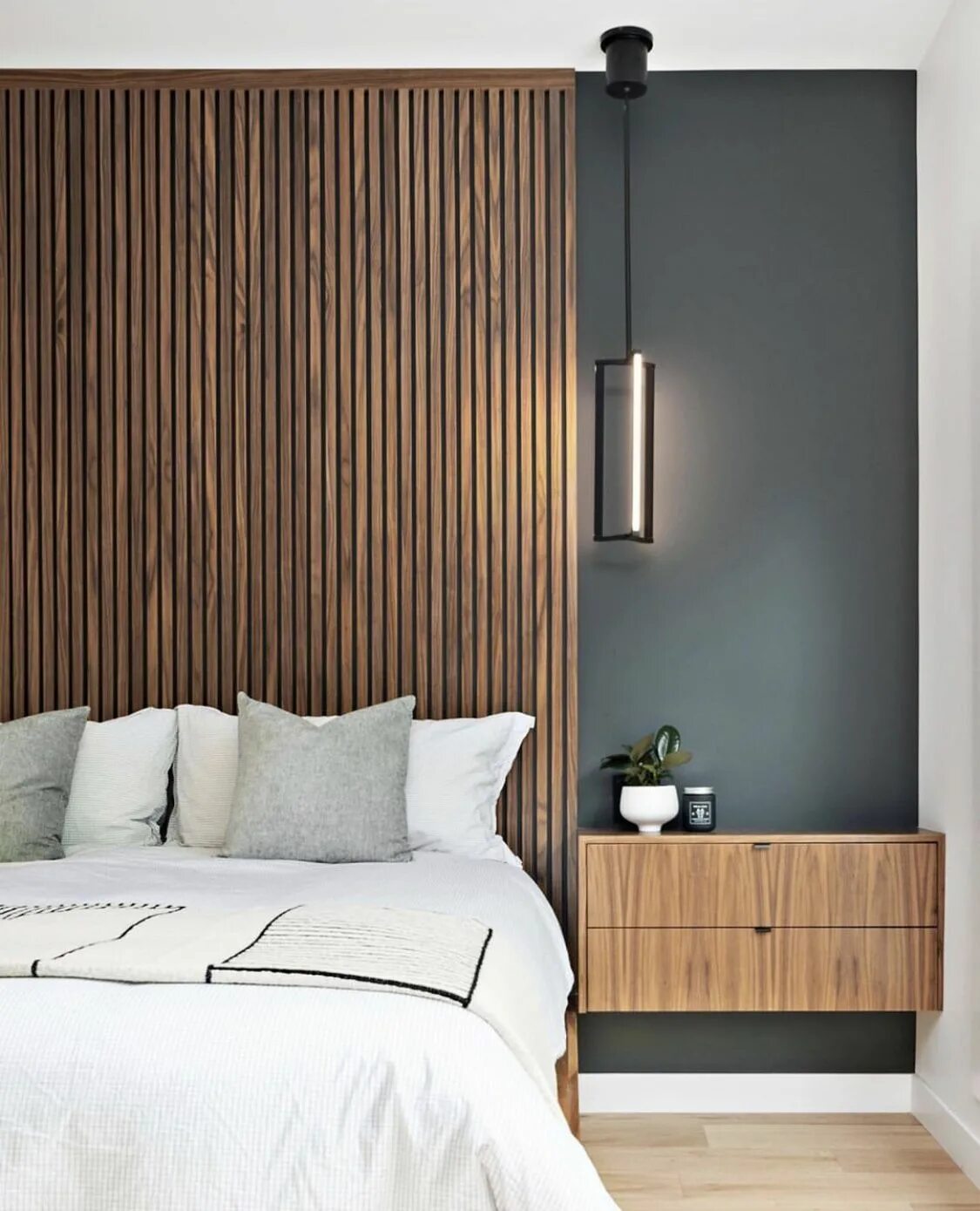 Рейка в интерьере спальни фото Bedroom Feature wall bedroom, Bedroom interior, Bedroom design