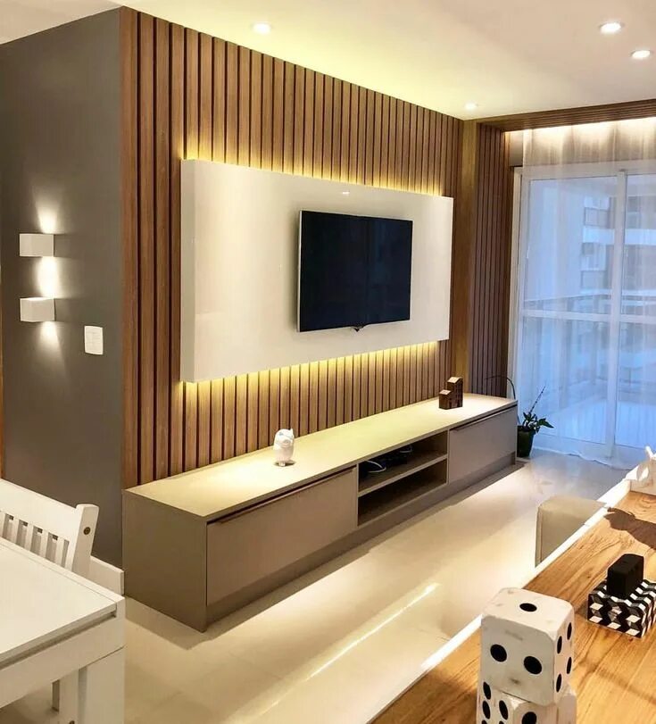 Рейки на стену под телевизор в интерьере Home Idea HI Dani Porto on Instagram: "Quando a iluminação confere aquele toque 