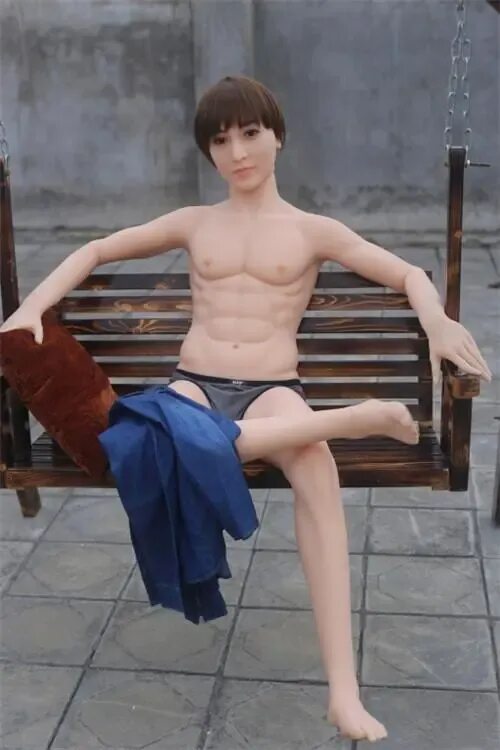 Резиновые куклы мужчины фото Makers of a MALE sex doll claim he is 'the perfect replacement for men'... but c