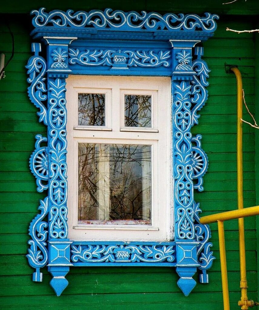 Резные окна фото Pin by Сергей Смирнов on Столярные Работы Window design, Windows exterior, Woode