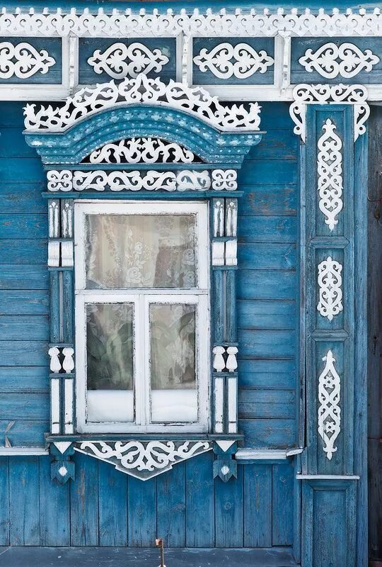 Резные окна фото Суздальские наличники Wooden windows, Window frame decor, Windows exterior