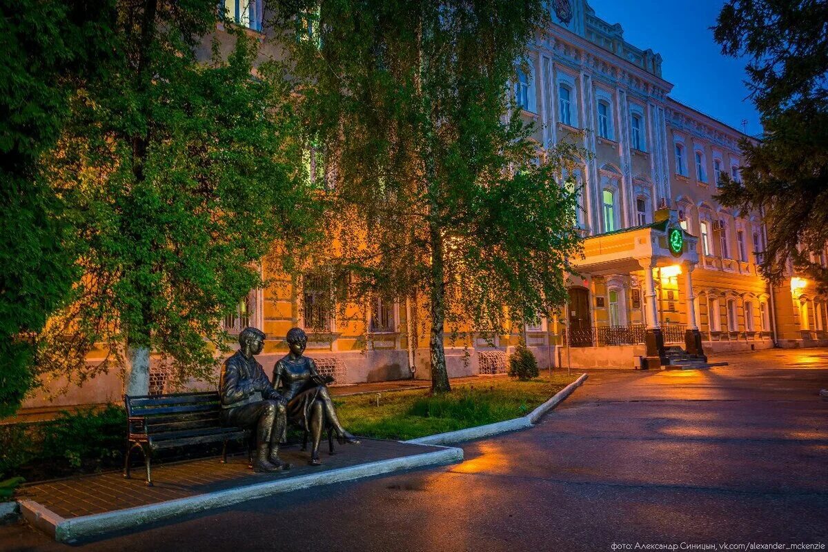 Ргу рязань фото Памятники Шурику и Лидочке в разных городах России ПИК "СтареЦ" Дзен