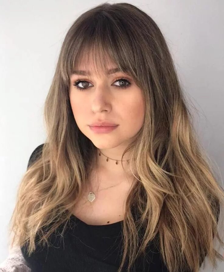 Рваная челка на длинные волосы фото Texturized Fringe Oval face bangs, Face shape hairstyles, Bangs for round face