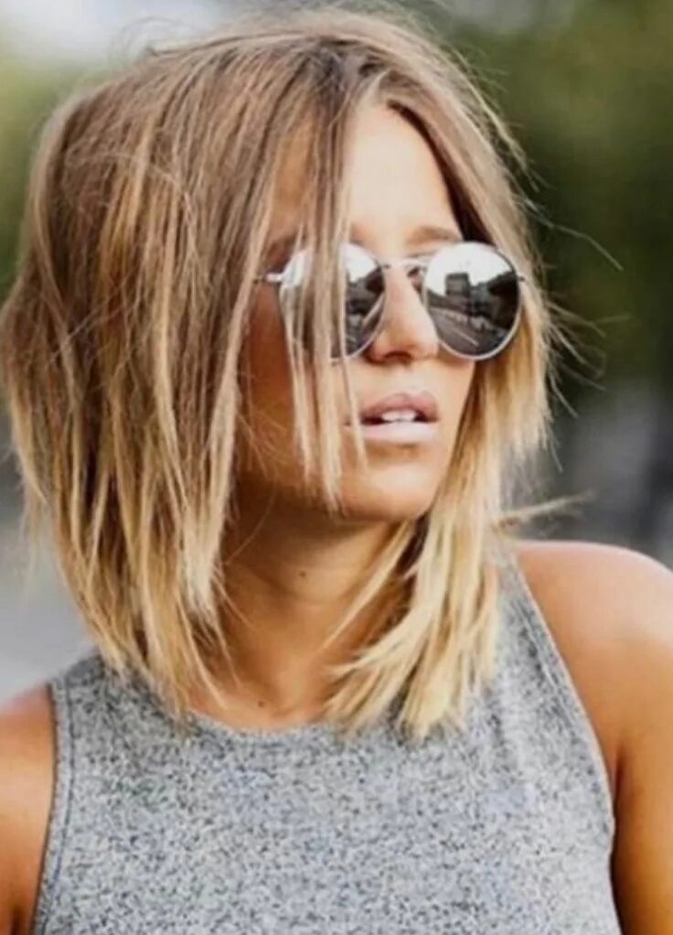 Рваная каре без челки фото Pin by Emily Peat on Outfit Ideas Medium hair cuts, Thick hair styles, Medium ha