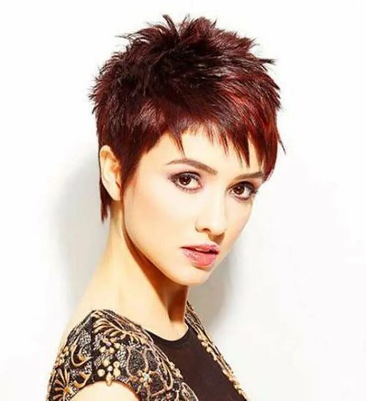 Рваная пикси стрижка на короткие волосы фото Short hair pixie cuts, Short spiky haircuts, Short spiky hairstyles