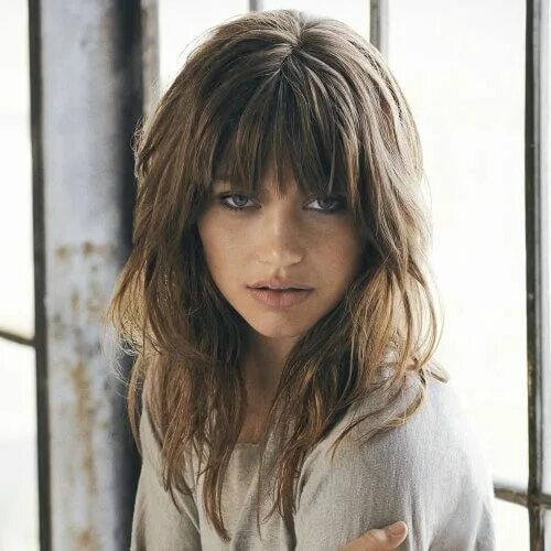 Рваная прическа на длинные волосы Shoulder Length Hairstyles with Bangs Bangs with medium hair, Long hair with ban