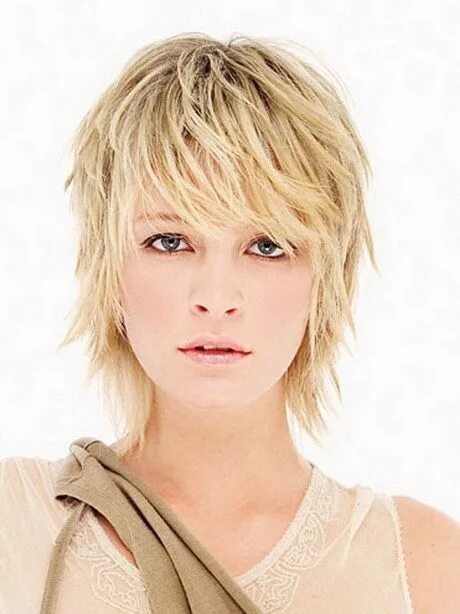 Рваная прическа на короткие волосы Medium feathered hairstyles Short thin hair, Shaggy short hair, Short layered ha