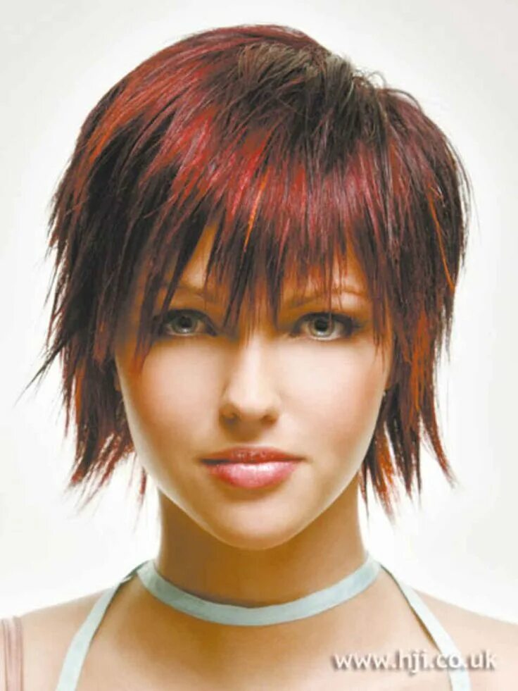 Рваная стрижка без челки фото How to Grow Out Layers Short choppy hair, Short layered bob hairstyles, Medium h