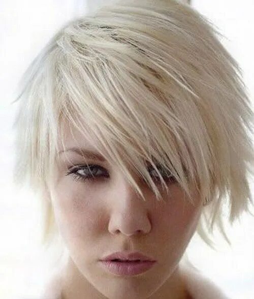 Рваная стрижка на короткие Стрижка "Рваный боб" Short hair styles, Short layered haircuts, Layered hair