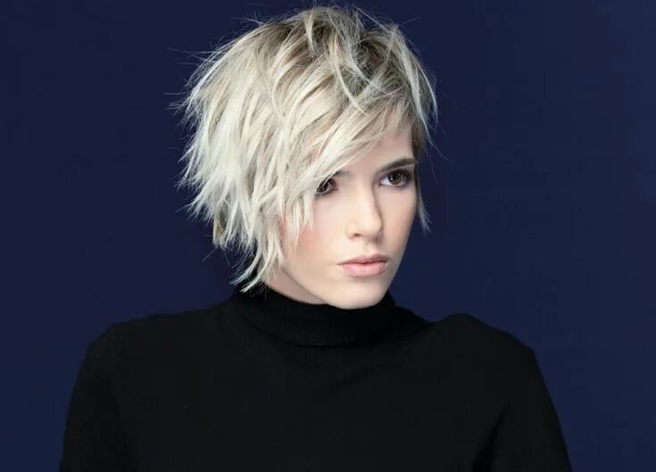 Рваная стрижка на короткие волосы Tagli corti 2019: le tendenze più cool del nuovo anno Messy short hair, Short ha