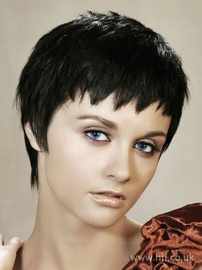 Рваная стрижка с челкой косой короткой Crop Hairstyle For Girls: 15 Best Styles Chic short hair, Hair styles, Crop hair