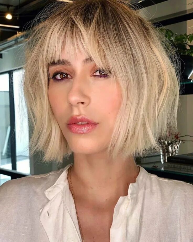 Рваное каре 2024 фото 34 Trendy Choppy Bob with Bangs for a Modern Beachy Style Choppy bob haircuts, B