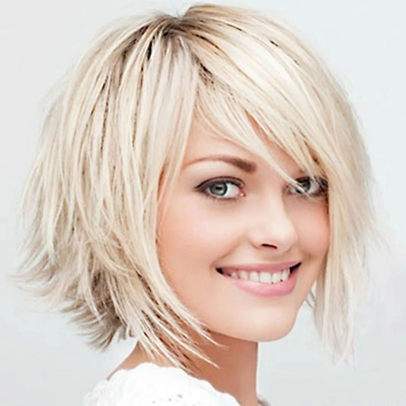 Рваное каре боб фото 70 Flattering Short Choppy Hairstyles for 2024 Short choppy haircuts, Choppy bob