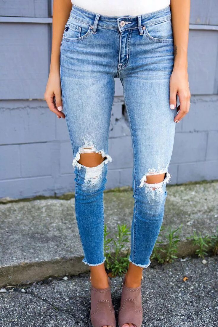 Рваные джинсы в домашних условиях фото Ripped Knee Skinny Jeans - Dottie Couture Boutique #rippedjeansoutfitfall Ripped