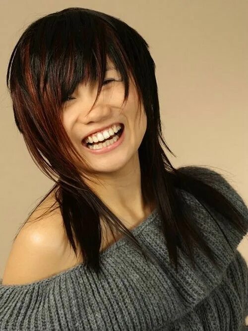 Рваные стрижки с длинной челкой Long Choppy Layered Hairstyles With Side Bangs Long layered hair, Long choppy ha